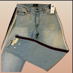 NWT! ABERCROMBIE & FITCH, SIZE 30(10R) JEANES W/ DESTRUCTION AND LINED ON SEAM